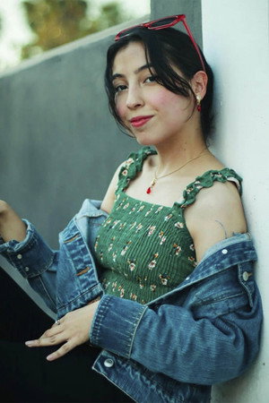 Photo of Ximena Sabar from the Latest Netflix gallery
