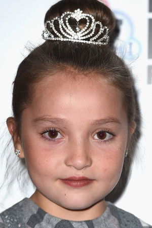 Anya McKenna-Bruce photo