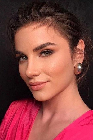 Photo of Cansu Tuman from the Latest Netflix gallery