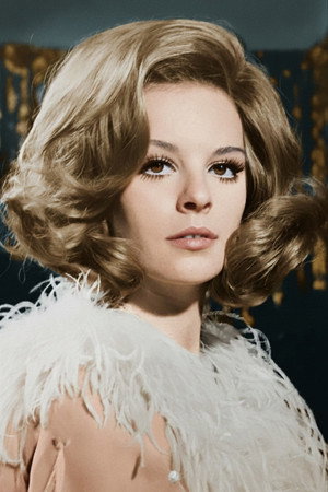 Hülya Koçyiğit photo