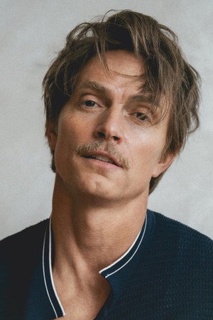 Photo of Wilson Bethel from the Latest Netflix gallery