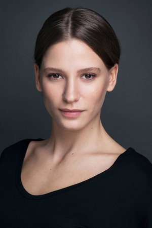Serenay Sarıkaya photo