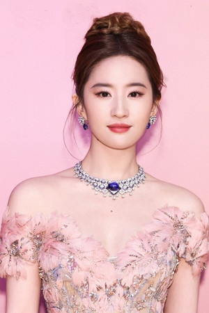 Liu Yifei photo