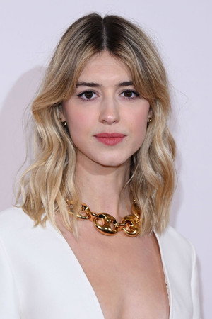 Daisy Edgar-Jones photo