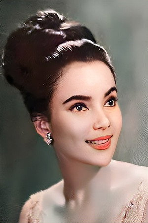 Photo of Amalia Fuentes from the Latest Netflix gallery