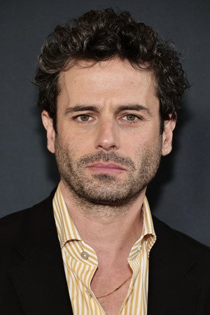 Photo of Luke Kirby from the Latest Netflix gallery