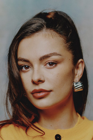 Photo of Lou Anna Hamon from the Latest Netflix gallery