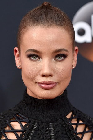 Photo of Stephanie Corneliussen from the Latest Netflix gallery