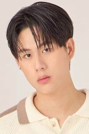 Thanawin Pholcharoenrat photo