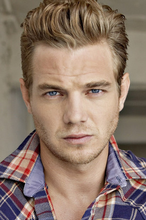 Taylor Handley photo