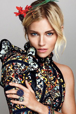 Zanna Roberts Rassi photo