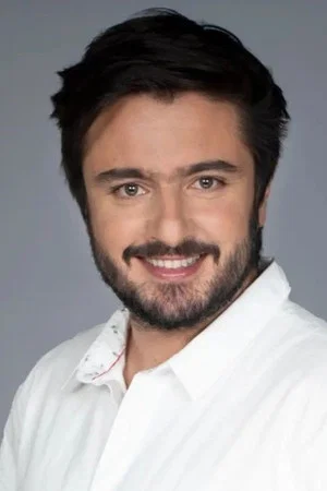 Photo of Andres Sandoval from the Latest Netflix gallery