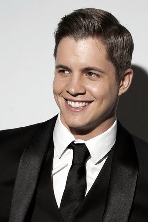 Johnny Ruffo photo