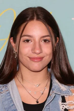 Photo of Mackenzie Ziegler from the Latest Netflix gallery