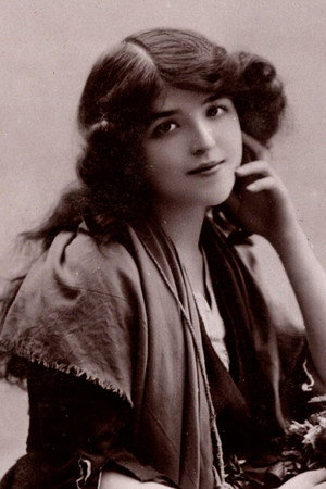 Photo of Lillian Burns from the Latest Netflix gallery
