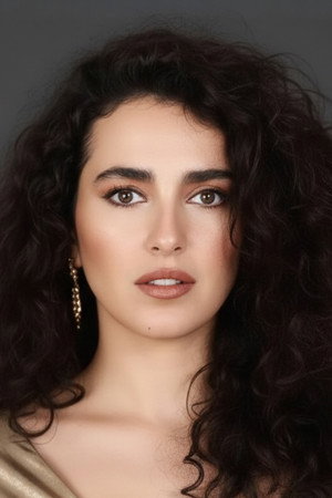 Photo of Yaprak Özdemiroğlu from the Latest Netflix gallery