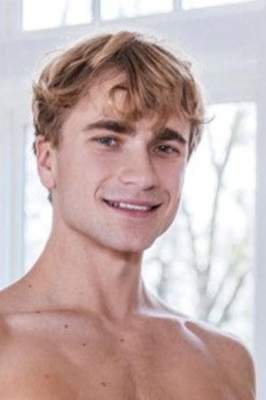 Photo of Flynn Fenix from the Latest Netflix gallery