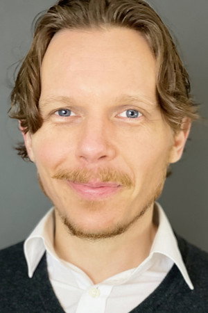 Photo of Nathan Mills from the Latest Netflix gallery