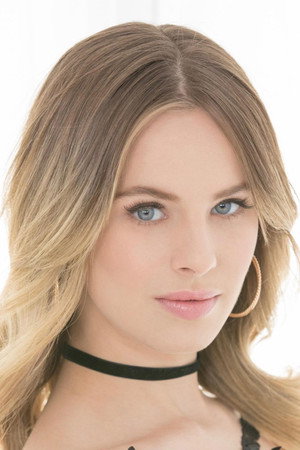 Photo of Jillian Janson from the Latest Netflix gallery