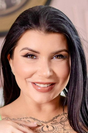 Romi Rain photo