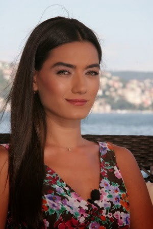 Hande Subaşı photo