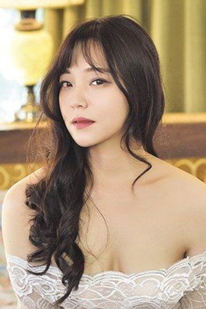Photo of Si Ah from the Latest Netflix gallery