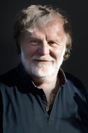 Photo of Leo Dickinson from the Latest Netflix gallery