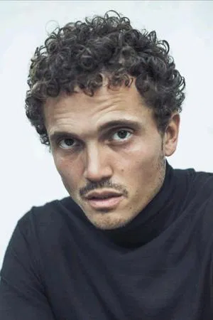 Karl Glusman photo