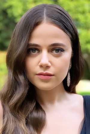 Photo of Molly Gordon from the Latest Netflix gallery