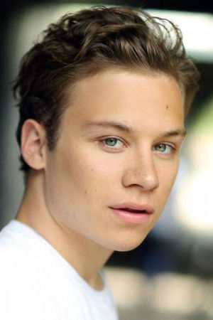 Finn Cole photo