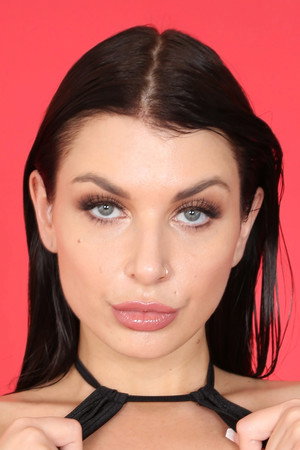 Photo of Ivy Lebelle from the Latest Netflix gallery