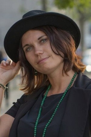Photo of Lydia Fischer from the Latest Netflix gallery