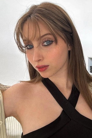 Photo of Natasha Cubría from the Latest Netflix gallery