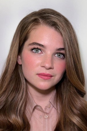 Photo of Raegan Revord from the Latest Netflix gallery