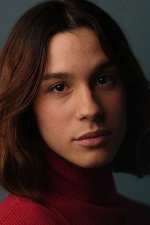 Photo of Clàudia Pons from the Latest Netflix gallery