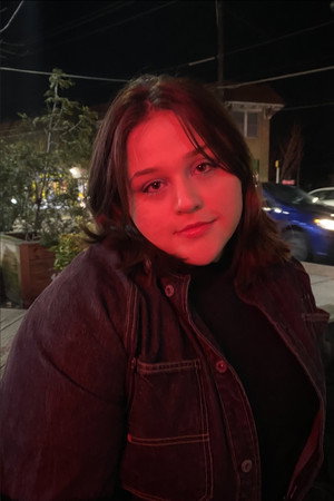 Photo of Hannah Dell from the Latest Netflix gallery