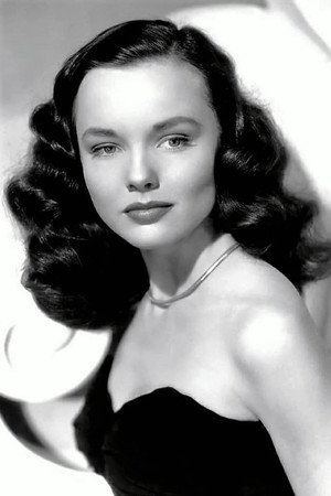 Wanda Hendrix photo