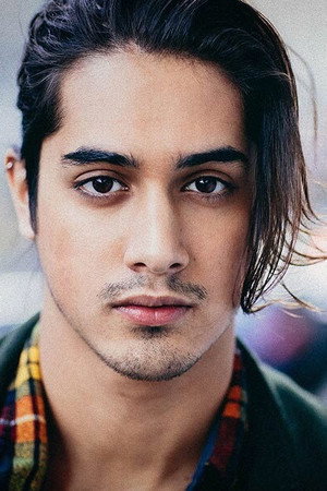 Avan Jogia photo