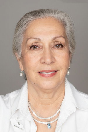 Güzin Özipek photo