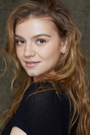 Photo of Bella DeLong from the Latest Netflix gallery