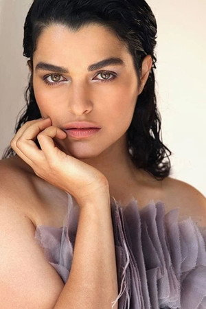 Photo of Eve Harlow from the Latest Netflix gallery