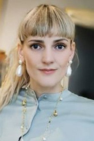 Photo of Julie Kunz from the Latest Netflix gallery