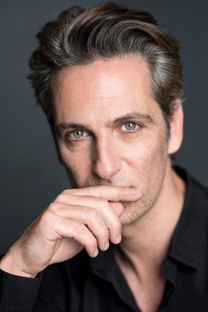 Photo of Ernesto Alterio from the Latest Netflix gallery
