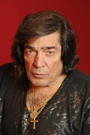Photo of Cacho Castaña from the Latest Netflix gallery