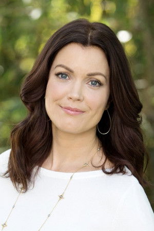 Bellamy Young photo