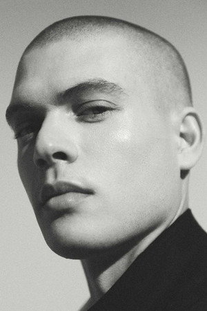 Josha Stradowski photo