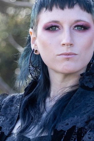 Photo of Kelsey Ann Baker from the Latest Netflix gallery