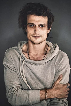 Photo of Emerson Niemchick from the Latest Netflix gallery