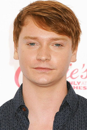 Calum Worthy photo