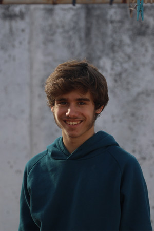 Photo of Julián Enriquez from the Latest Netflix gallery